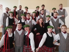 Daugavpils Valsts ģimnāzijas deju kolektīvs “Leiļi”