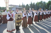 Daugavpils Latviešu kultūras centra jauniešu tautas deju kolektīvs Laismeņa. Fotogrāfs J. Dunaiskis