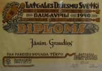 Diploms „Par pareizu novada tērpu”.