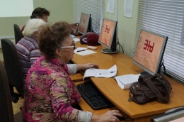 Bezmaksas datorkursi senioriem Latgales Centrālajā bibliotēkā